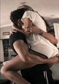 明月挂天边下句是什么